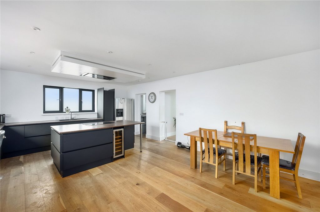 Property photo 2 of 12 Picture No. 05