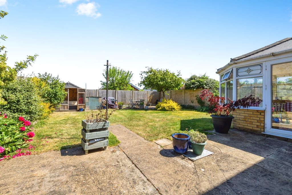 Property photo 2 of 17