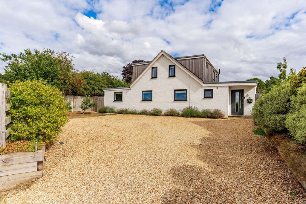 Property photo 1 of 28