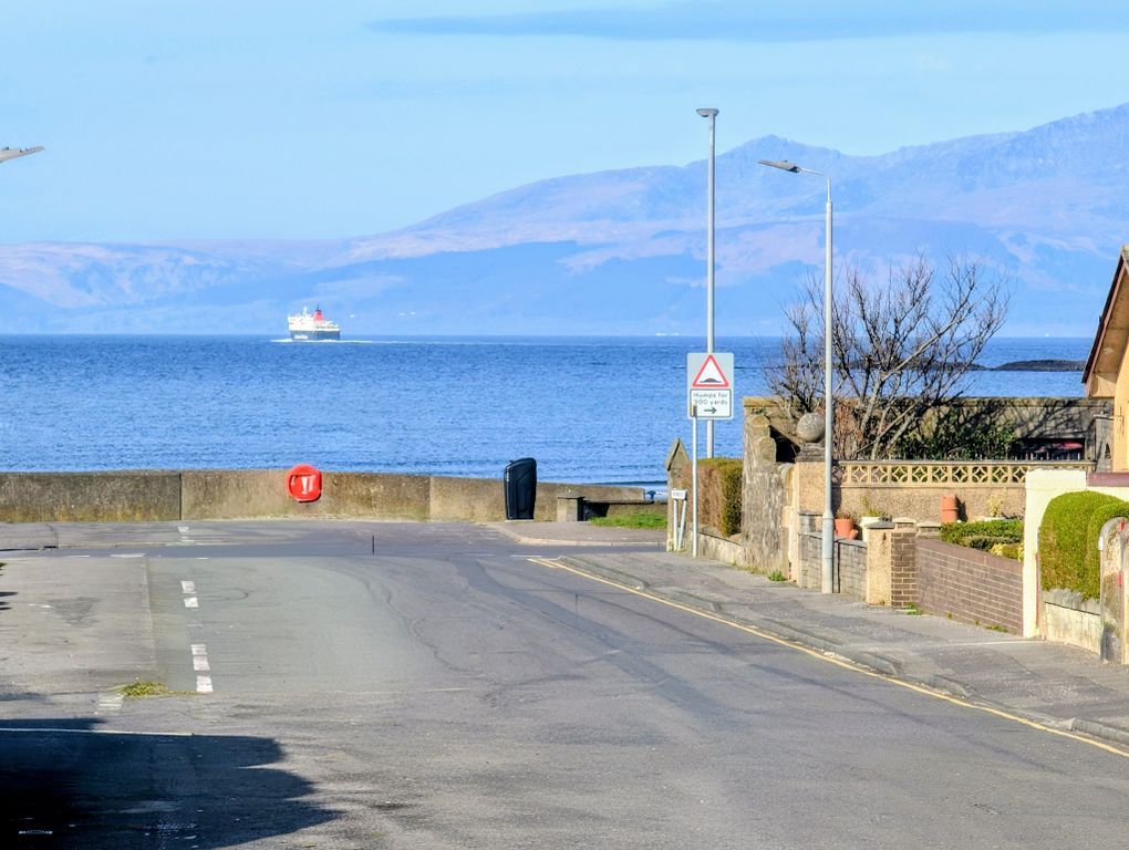 Property photo 2 of 20