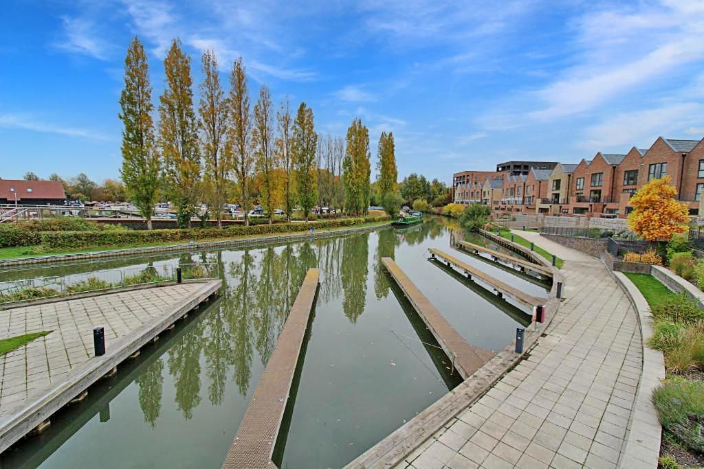 Property photo 3 of 13 Canal