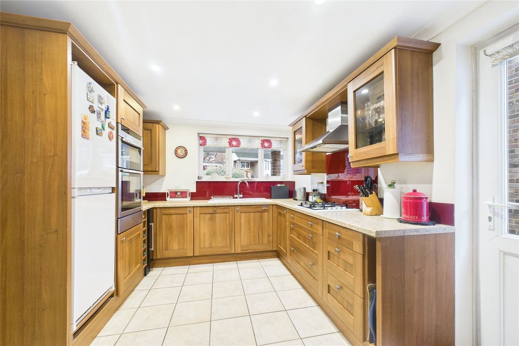 Property photo 2 of 15 Picture No. 13