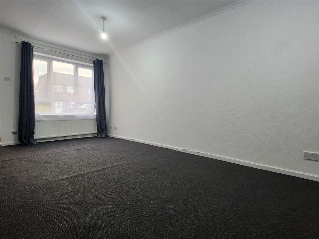 Property photo 2 of 8 l2.Jpg