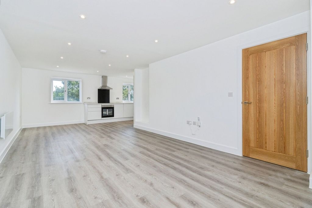 Property photo 2 of 8 Picture No. 04