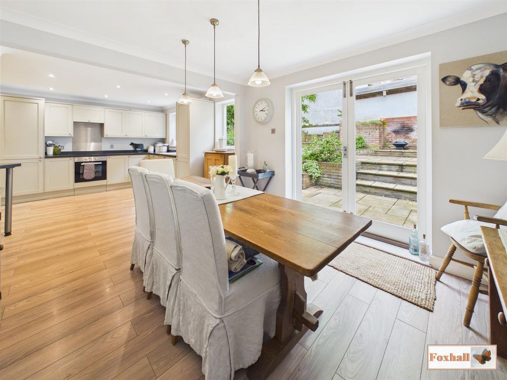 Property photo 2 of 40 Dining Room