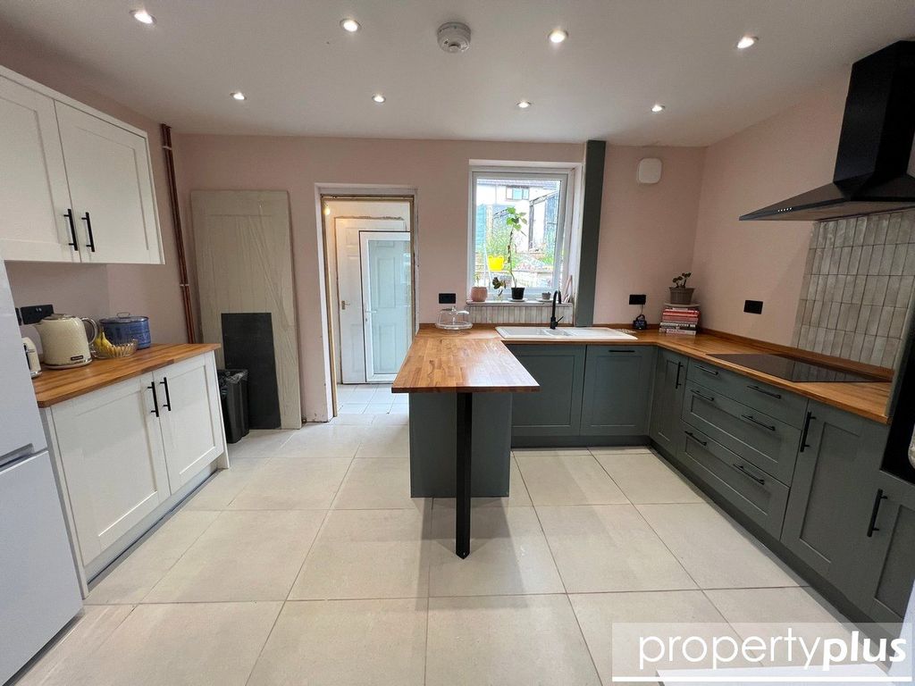 Property photo 3 of 17 Picture No. 11