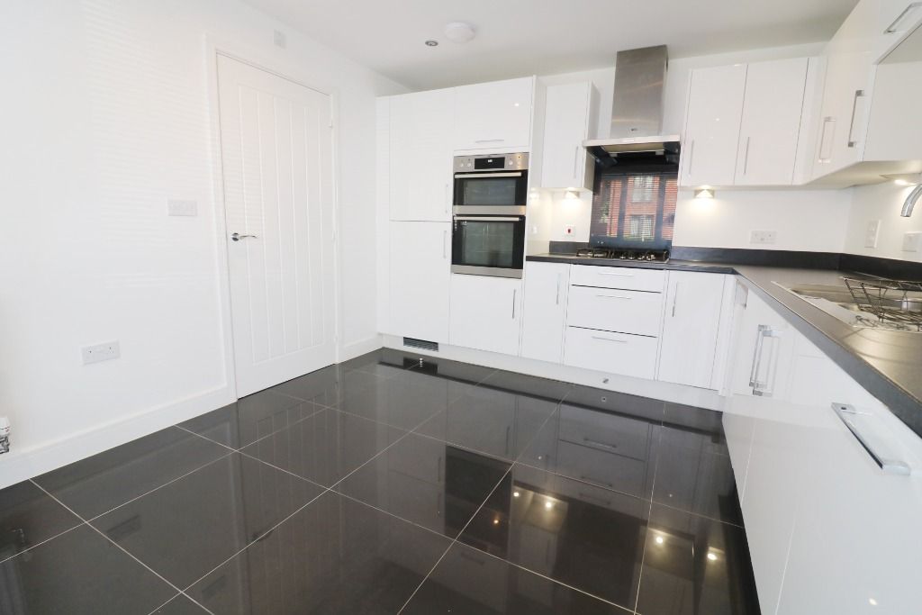 Property photo 2 of 25