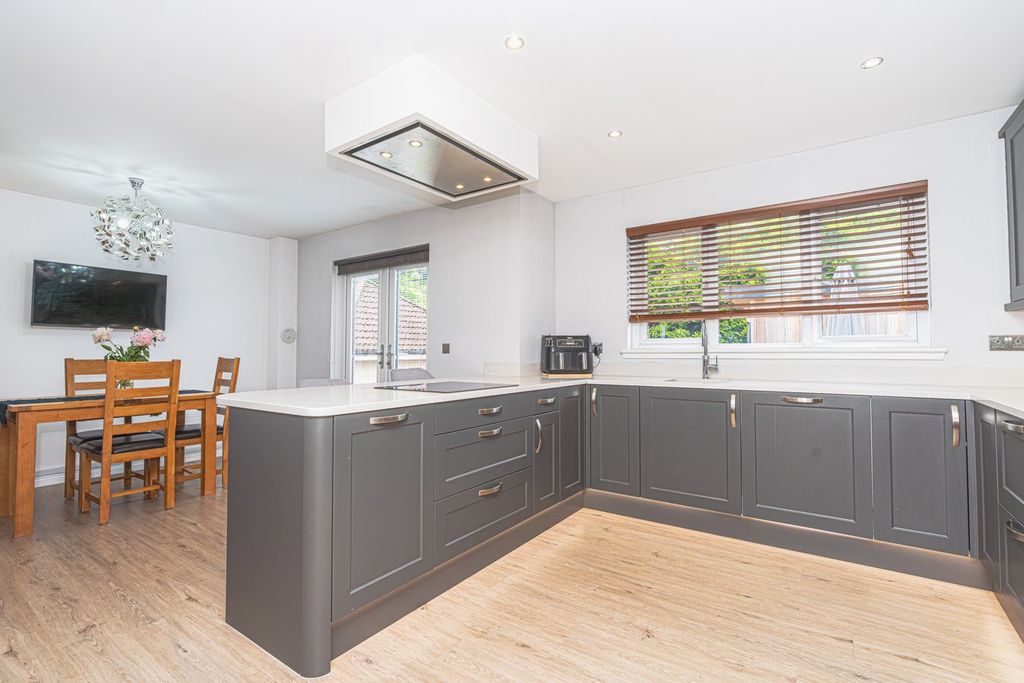 Property photo 2 of 43