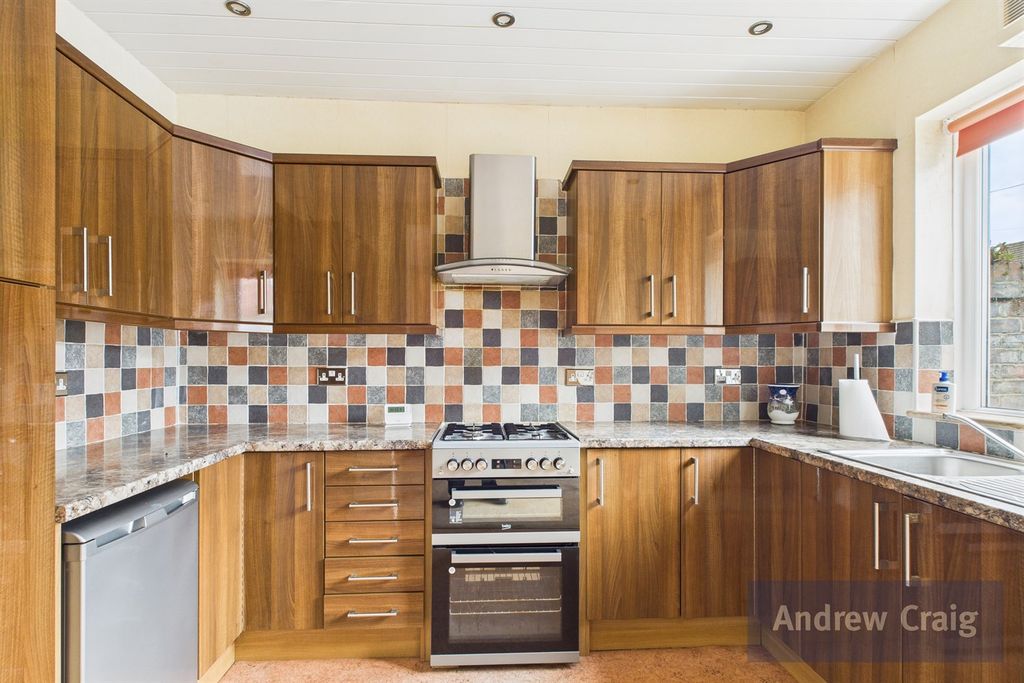 Property photo 2 of 16 Kitchen