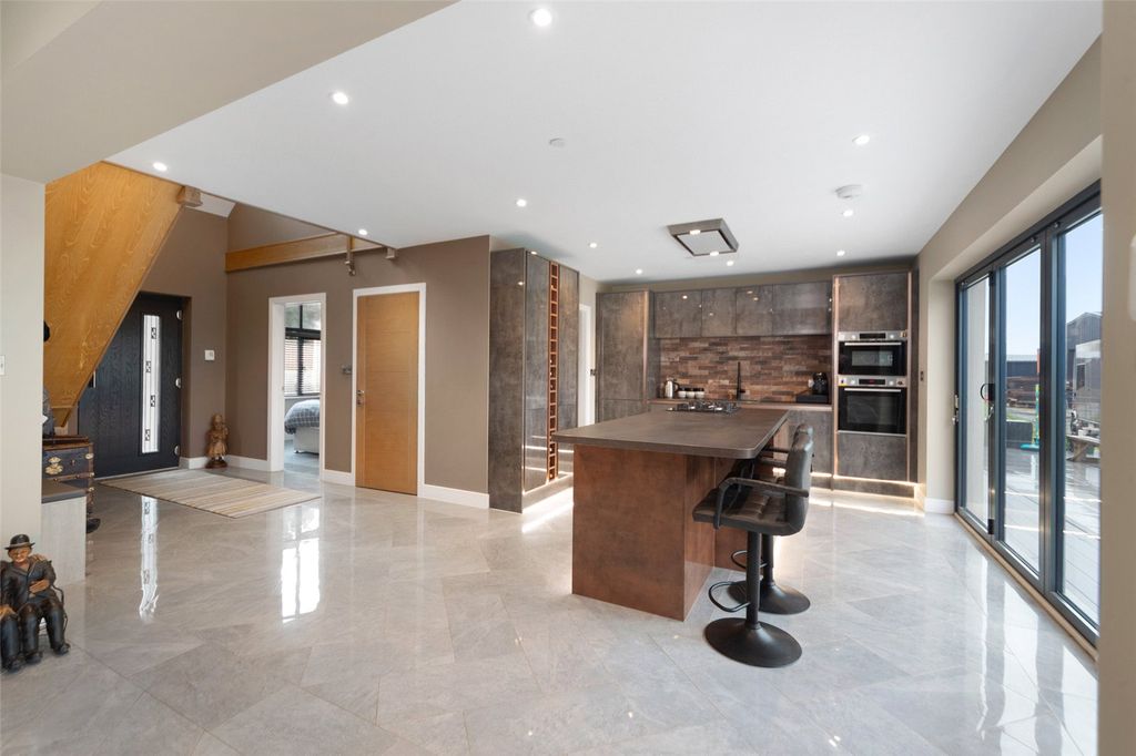 Property photo 3 of 50 Picture No. 75