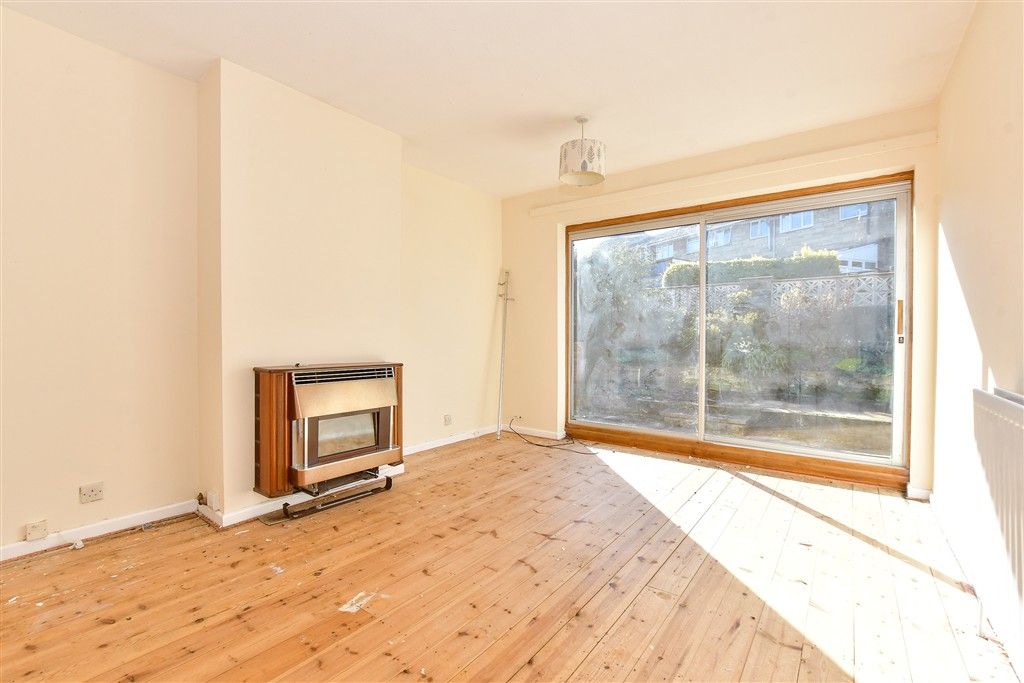 Property photo 2 of 9 Lounge