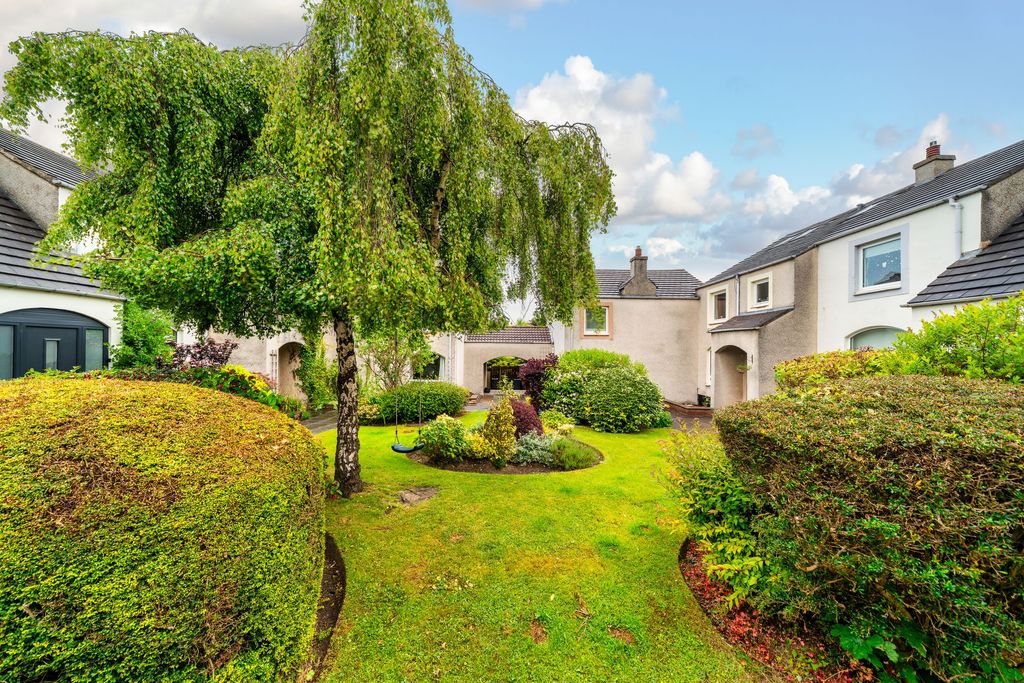 Property photo 2 of 40 Communal Rear Garden