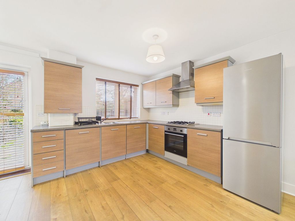 Property photo 2 of 12 Kitchen