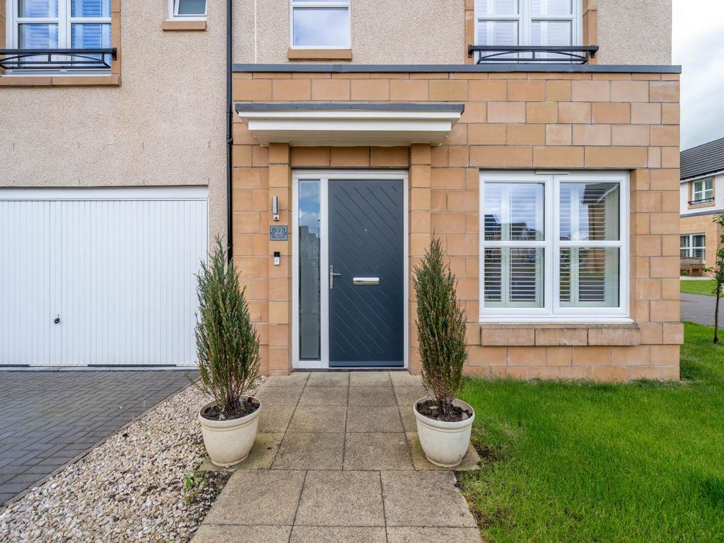 Property photo 2 of 33 2