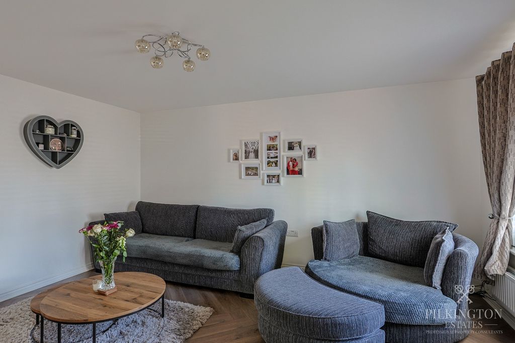 Property photo 3 of 17 5151224