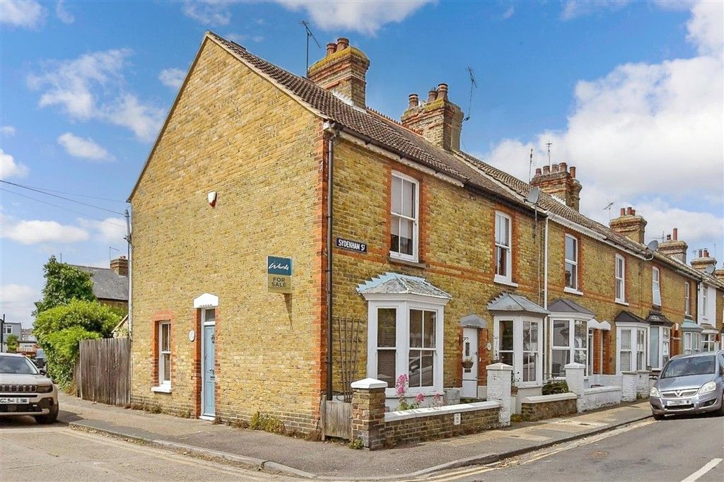 Property photo 3 of 14 Web