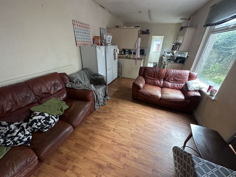 Property photo 1 of 12 7 Double Bedrooms For Rent