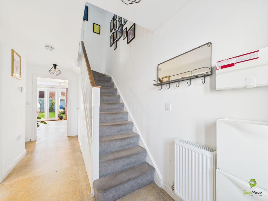 Property photo 2 of 21 Presented By Nicoleta At Ewemove Bexleyheath And D