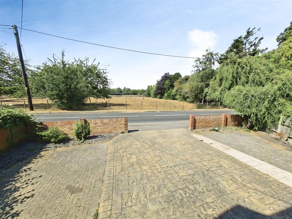 Property photo 3 of 18 Off Road Parking