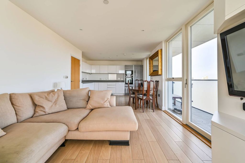 Property photo 3 of 24