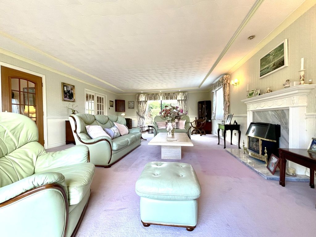 Property photo 3 of 43