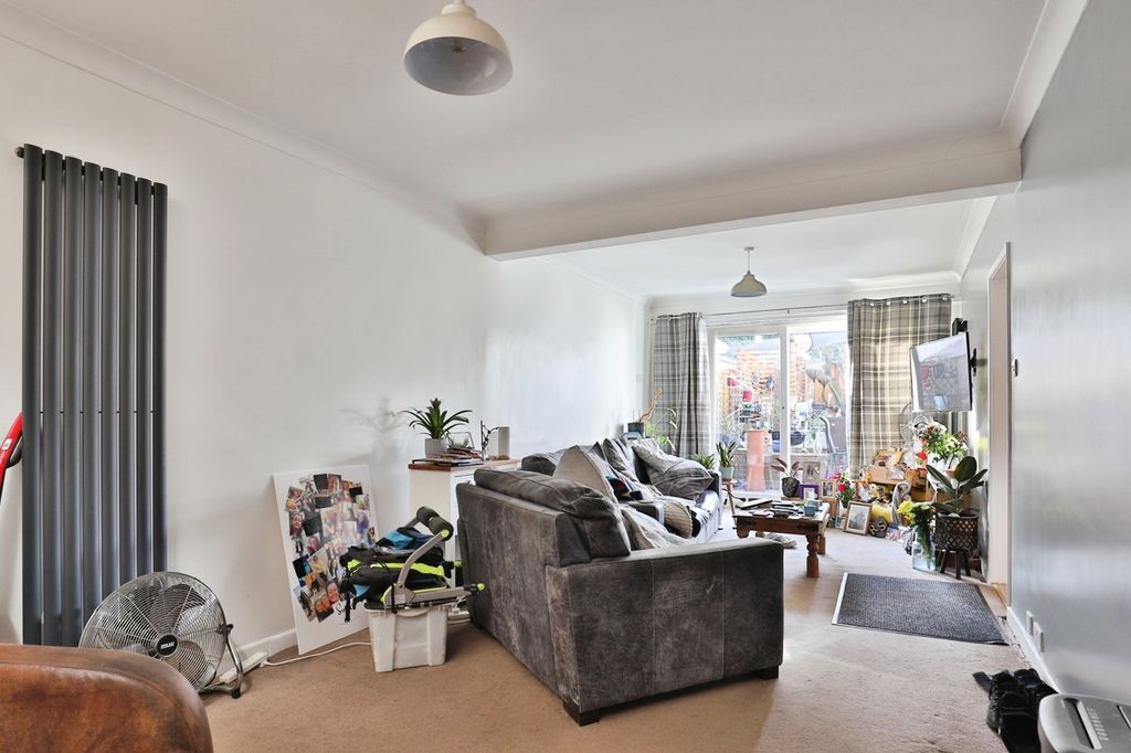 Property photo 3 of 17 Photo