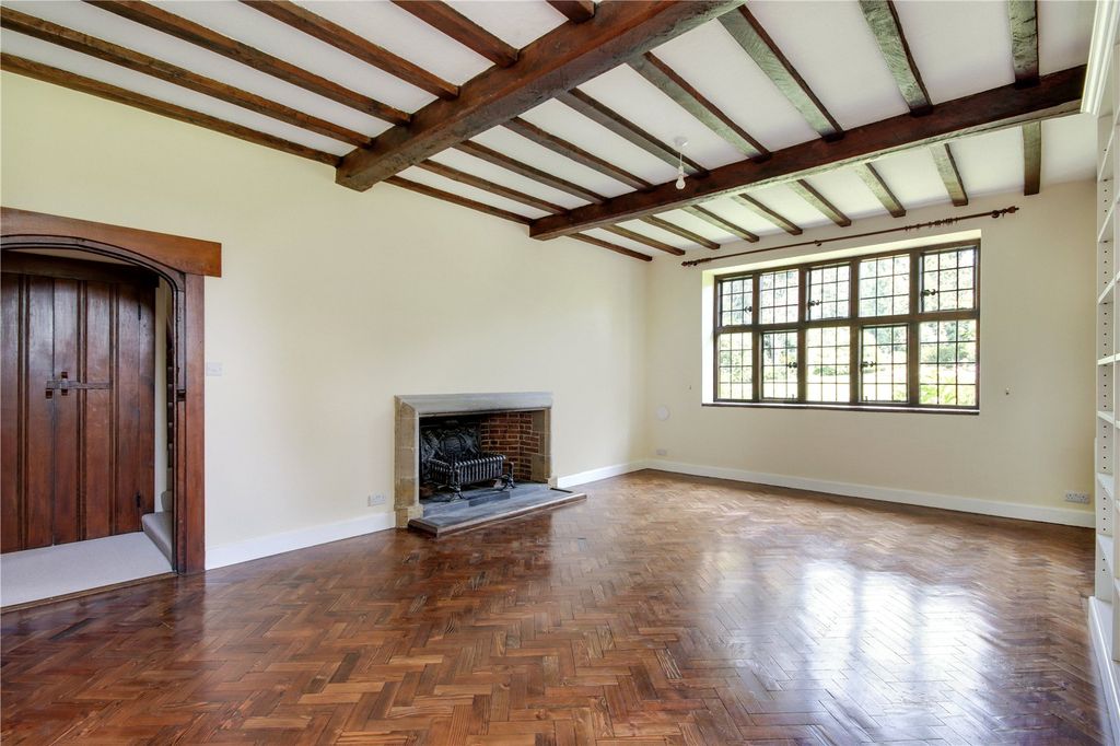 Property photo 2 of 24 Sitting Room