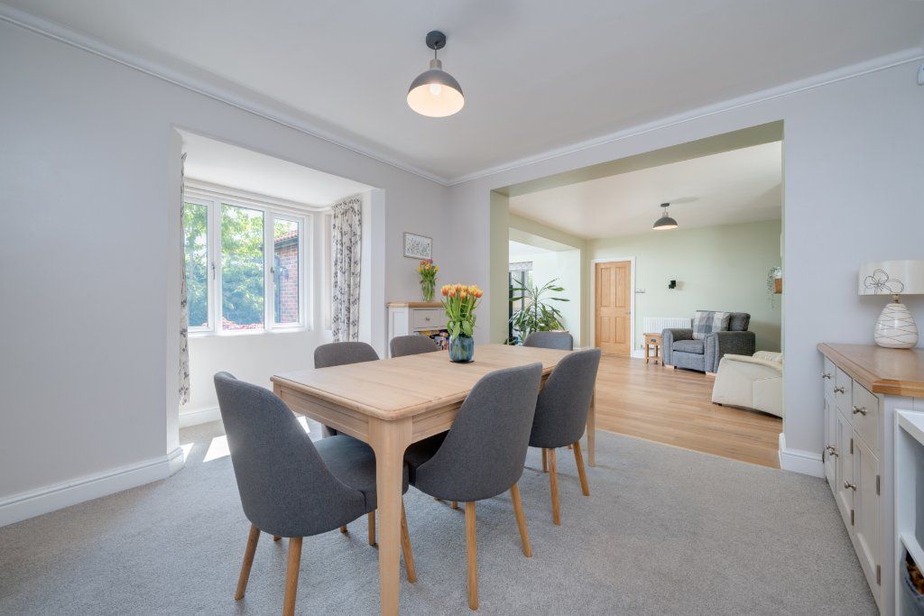 Property photo 3 of 34 Dining Room