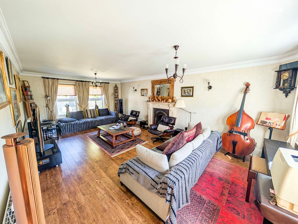 Property photo 3 of 21