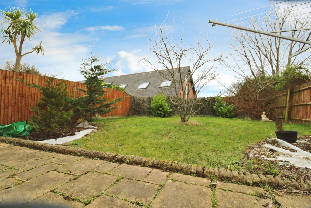 Property photo 3 of 28