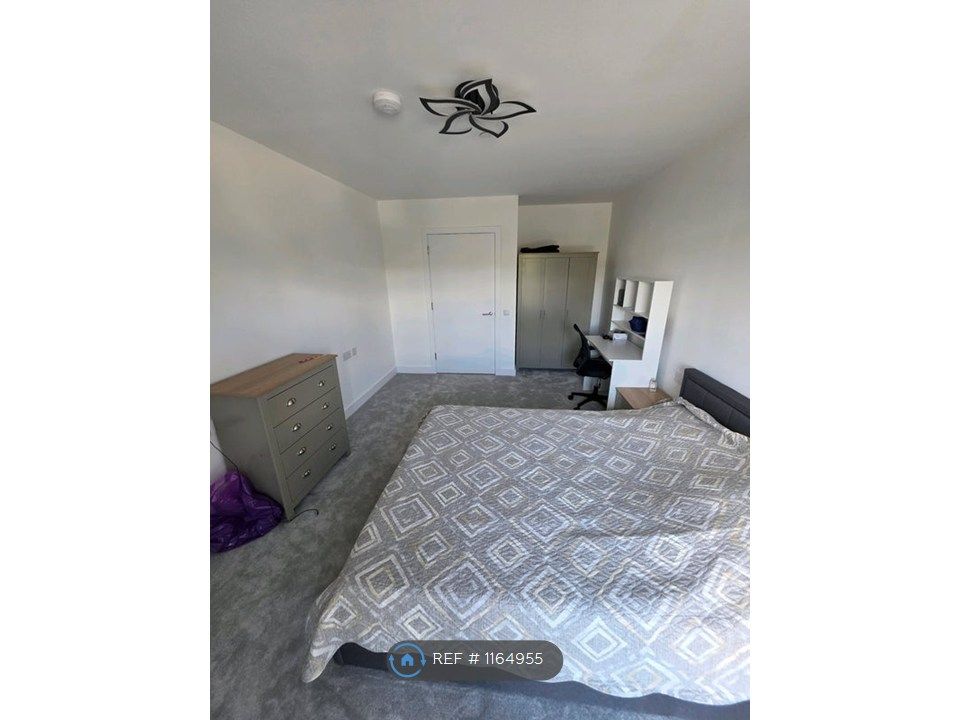 Property photo 2 of 8 Bedroom