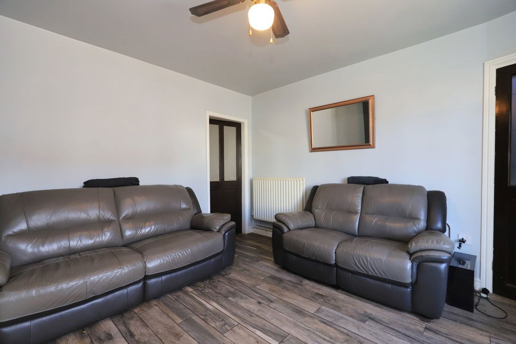 Property photo 3 of 29