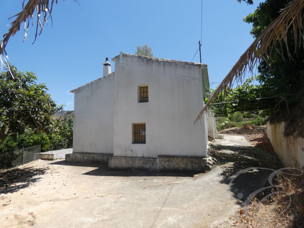 Property photo 2 of 15