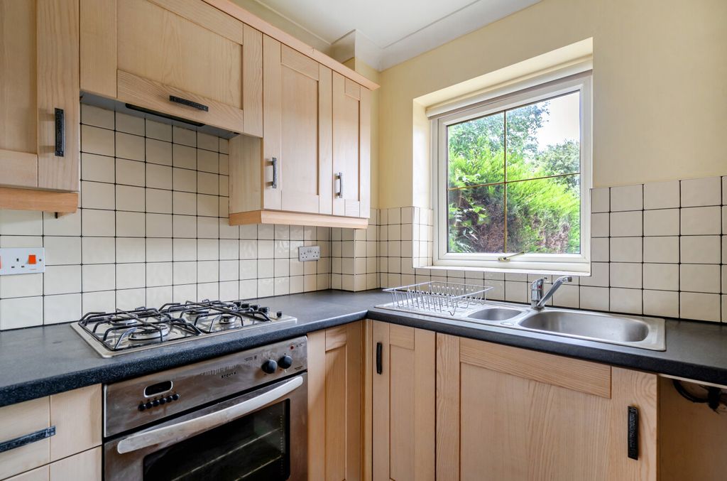 Property photo 3 of 17 1516575-9-6A9Ab9A...