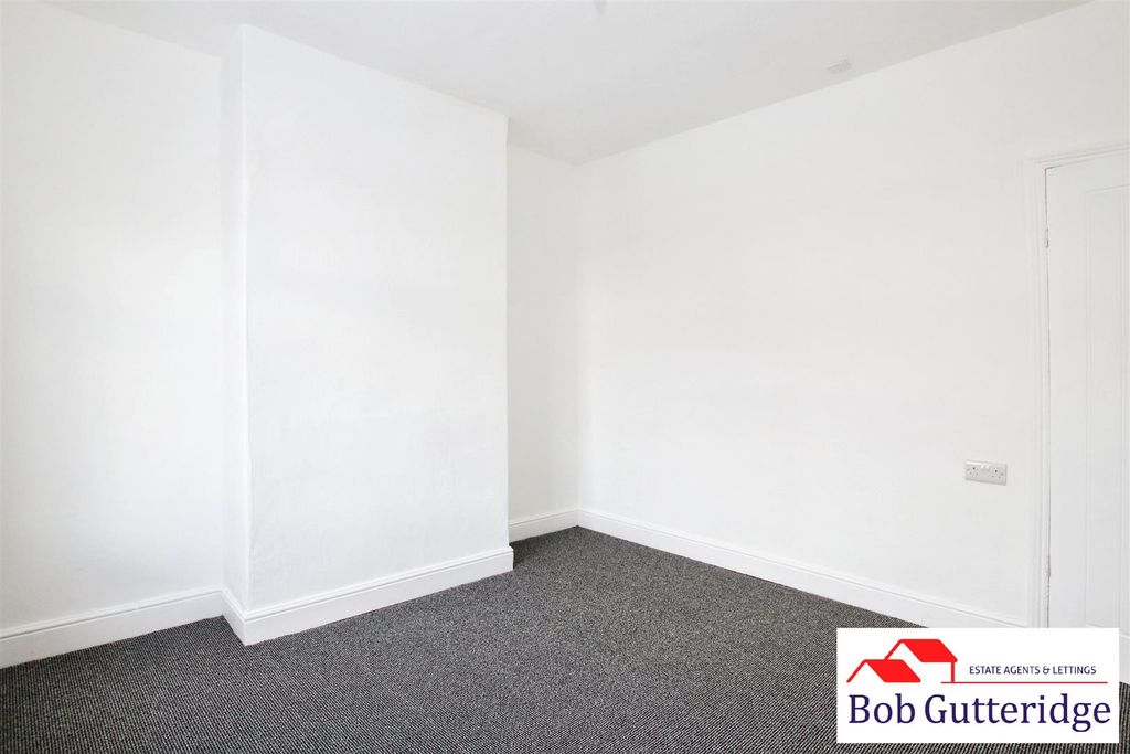 Property photo 3 of 13 Sitting Room