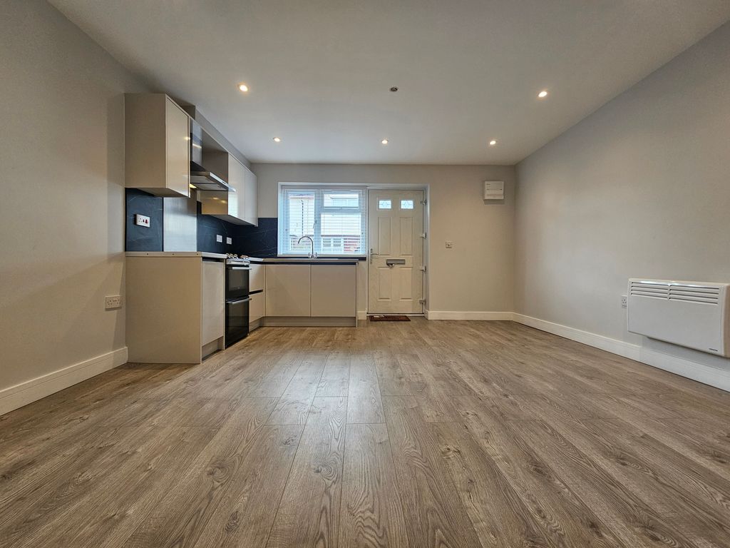 Property photo 1 of 18 Image