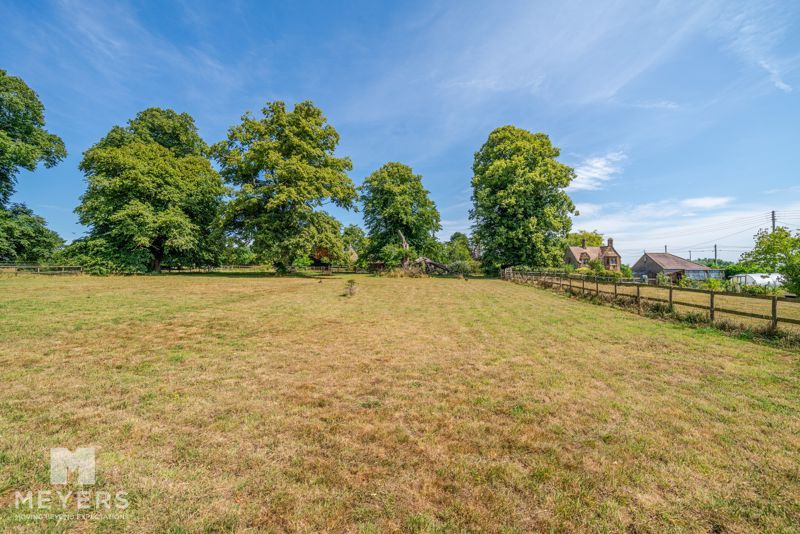 Property photo 2 of 19 Photo 23