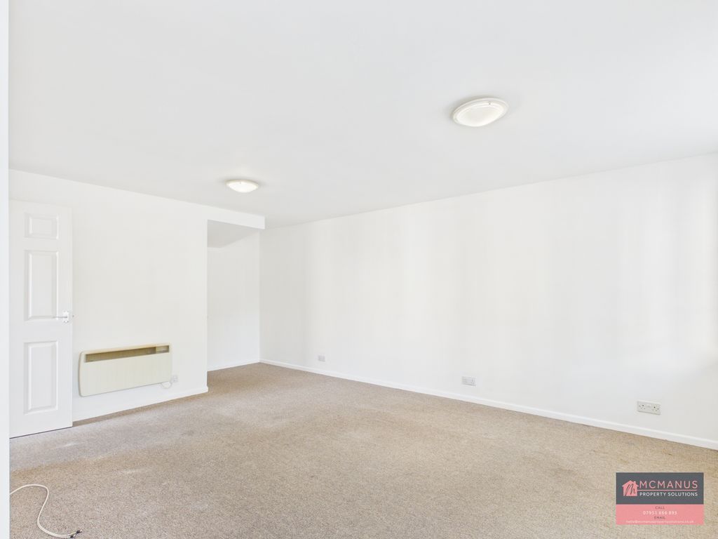 Property photo 3 of 8 Cam03599G0-Pr0190-Still003