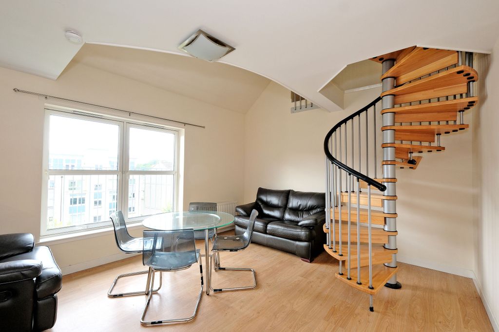 Property photo 2 of 21 03