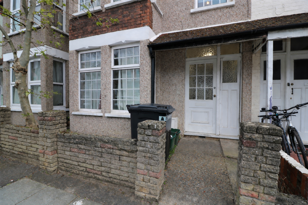 Property photo 1 of 5