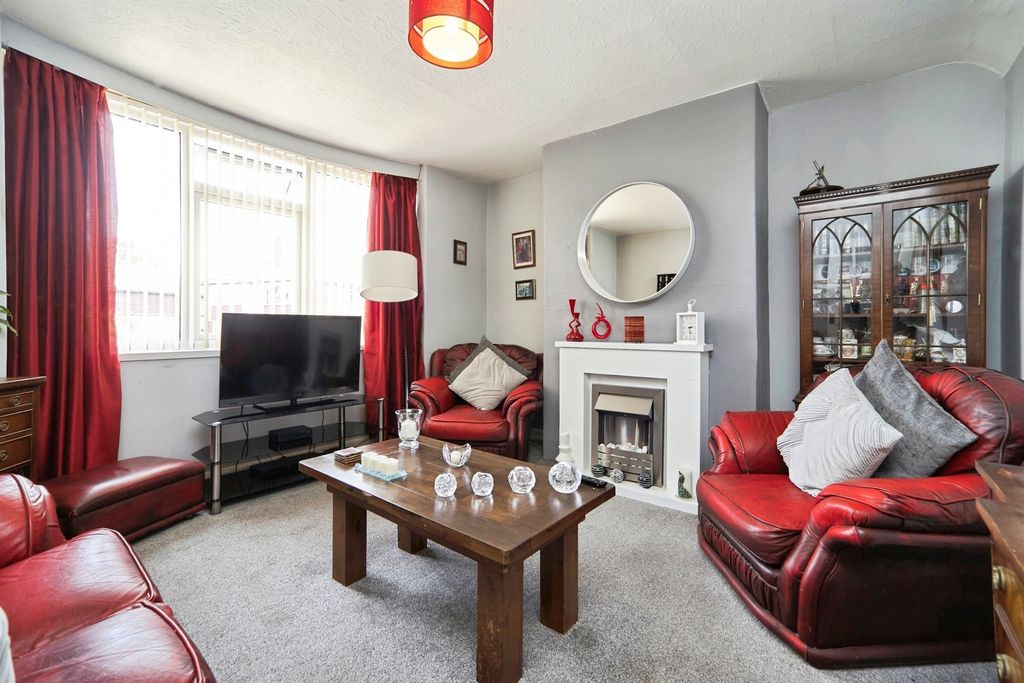 Property photo 3 of 18