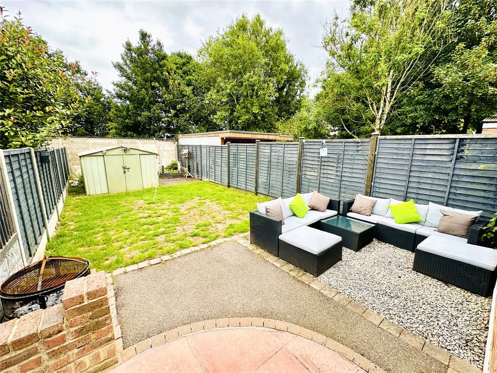Property photo 2 of 19 Picture No. 18