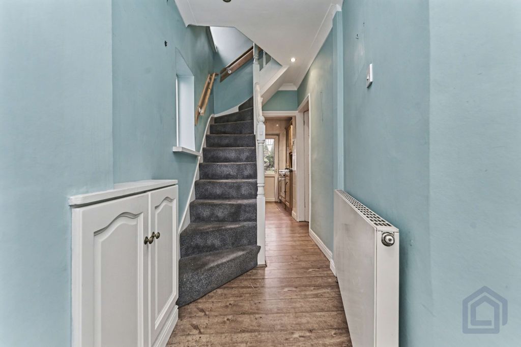 Property photo 3 of 25