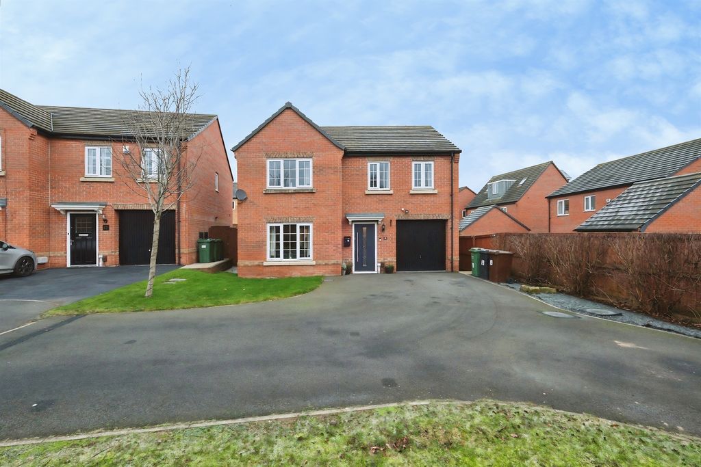 Property photo 1 of 17
