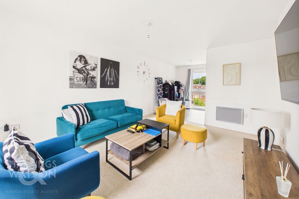 Property photo 2 of 13