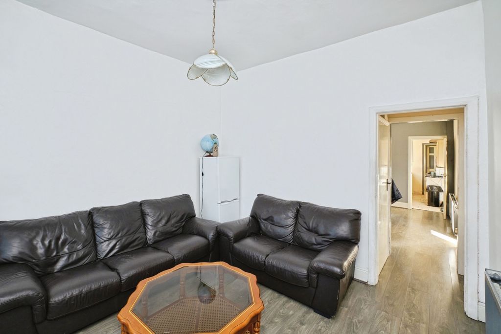 Property photo 2 of 13 Pbox-Img.Jpg