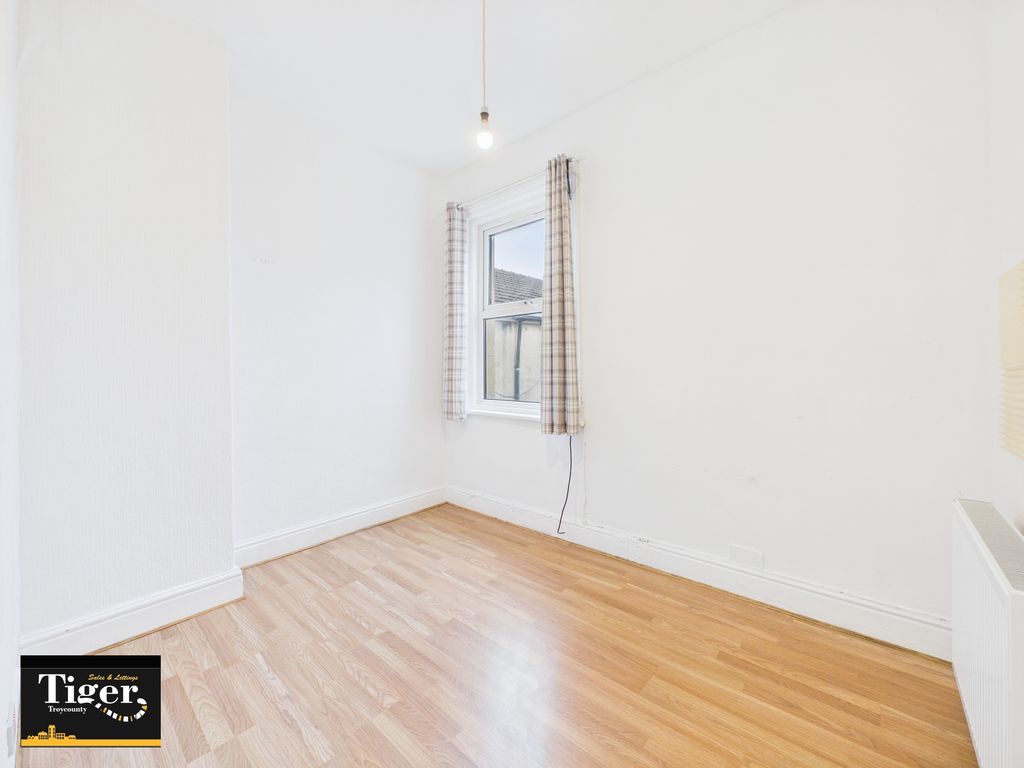 Property photo 3 of 5 Cam03440G0-Pr0529-Still004