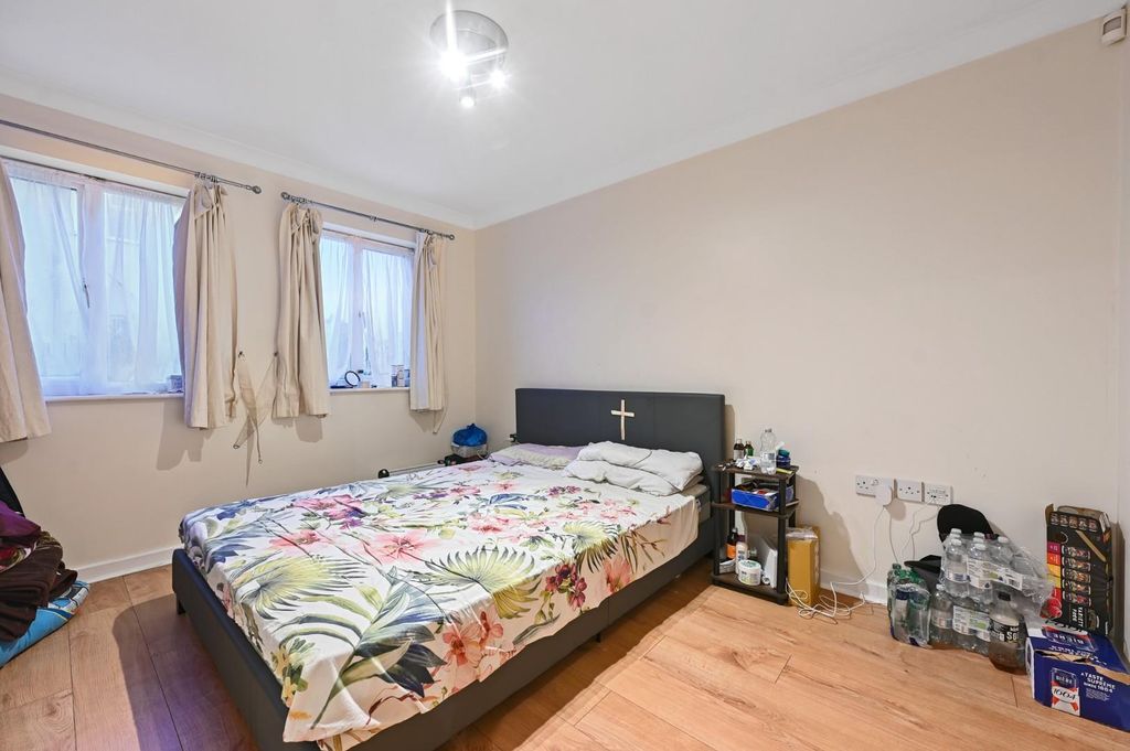 Property photo 3 of 8 Ren - 41 Dominion Close - Bedrooma3 (1).Jpg