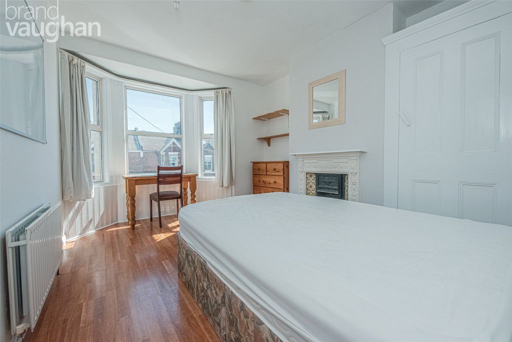 Property photo 3 of 12 Bedroom