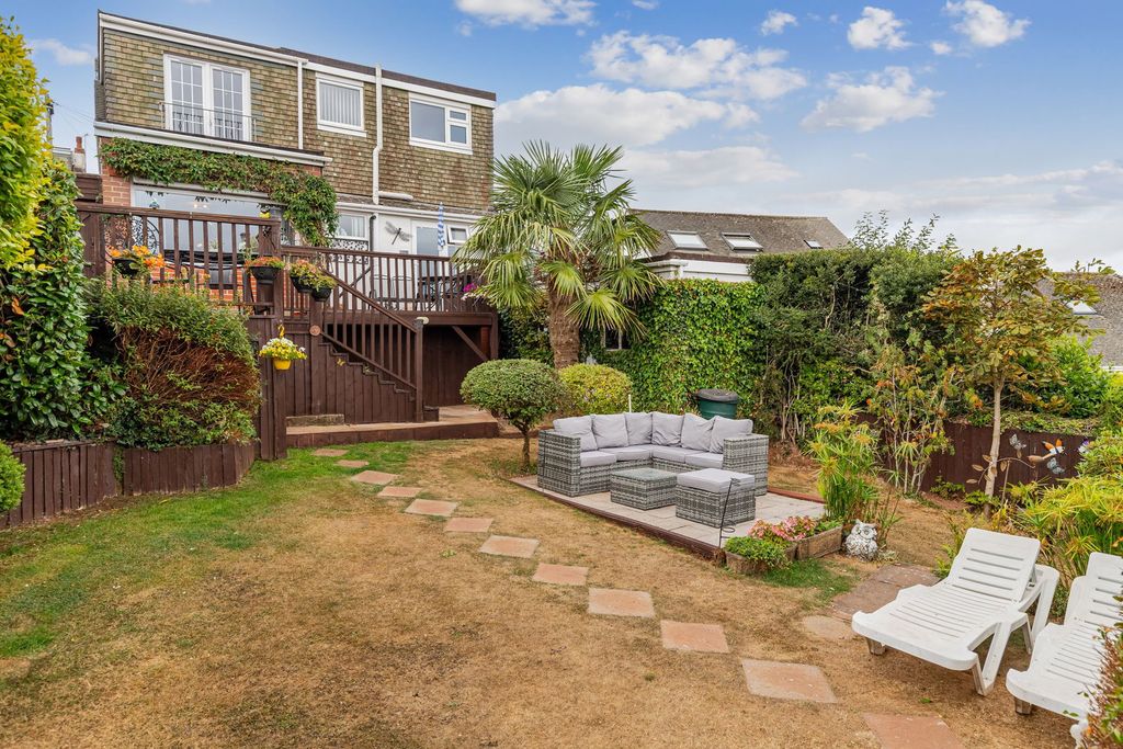 Property photo 1 of 22